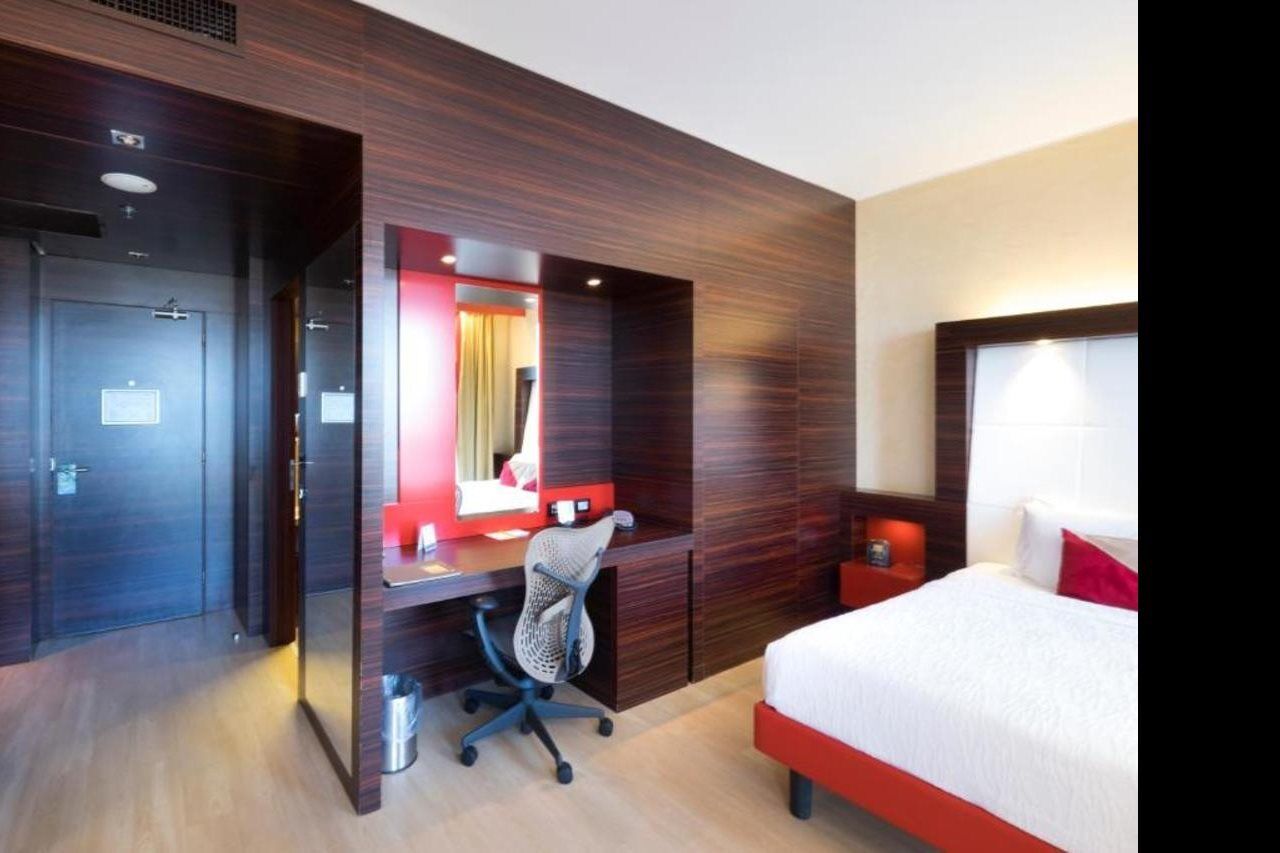 Hilton Garden Hotel 4*